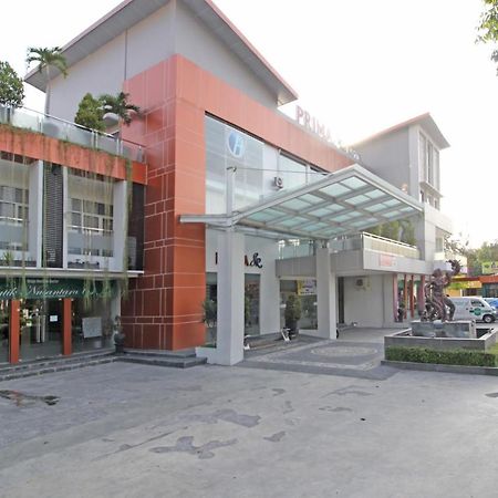 Reddoorz Premium Near Sleman City Hall Yogyakarta Eksteriør billede