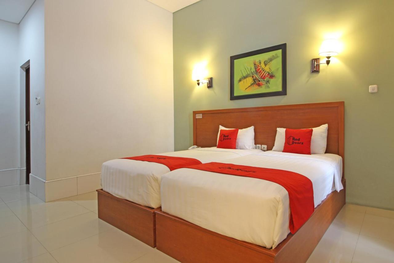 Reddoorz Premium Near Sleman City Hall Yogyakarta Eksteriør billede