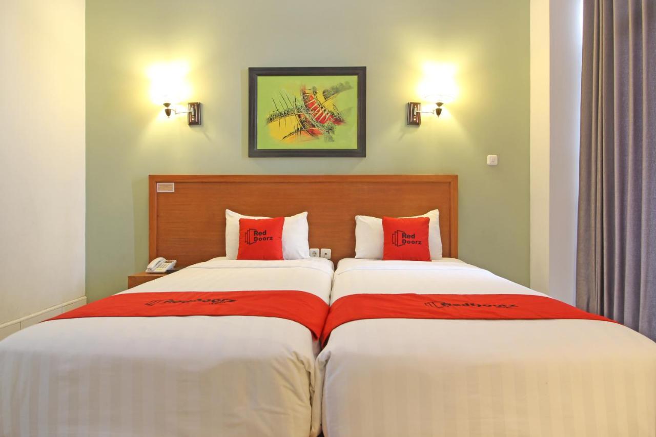 Reddoorz Premium Near Sleman City Hall Yogyakarta Eksteriør billede